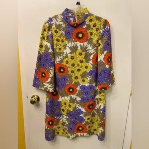 Groovy 60s Floral Shift Dress 🌼